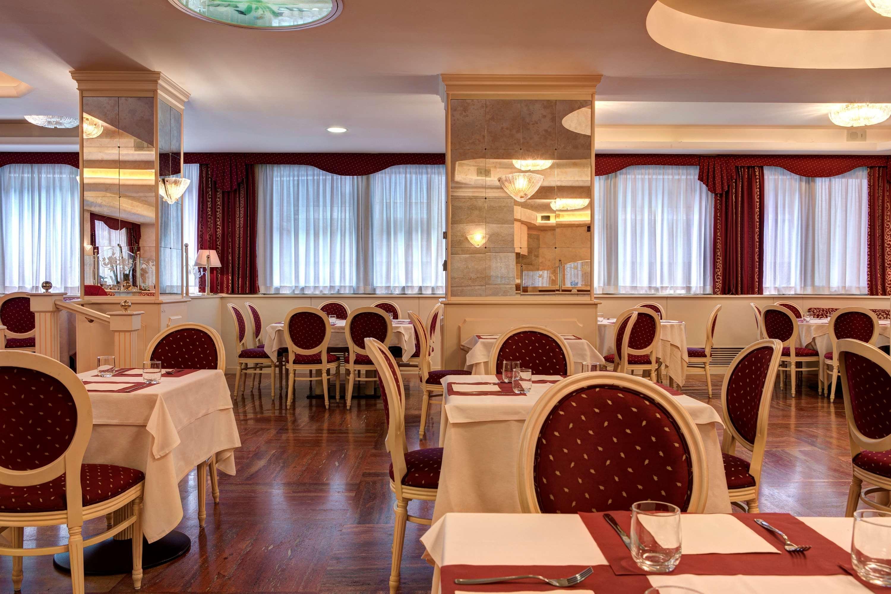 Best Western Gorizia Palace Esterno foto