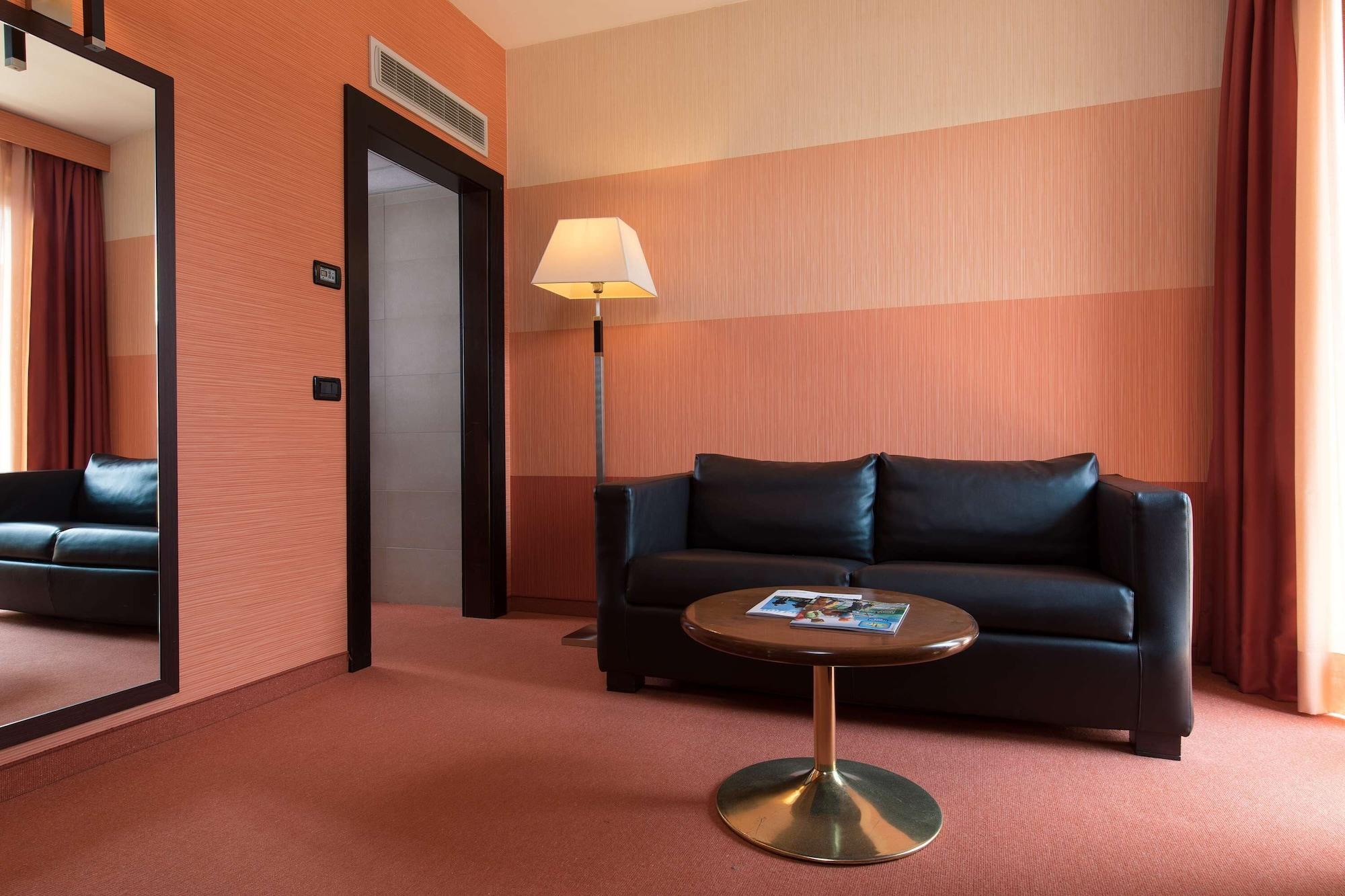 Best Western Gorizia Palace Esterno foto