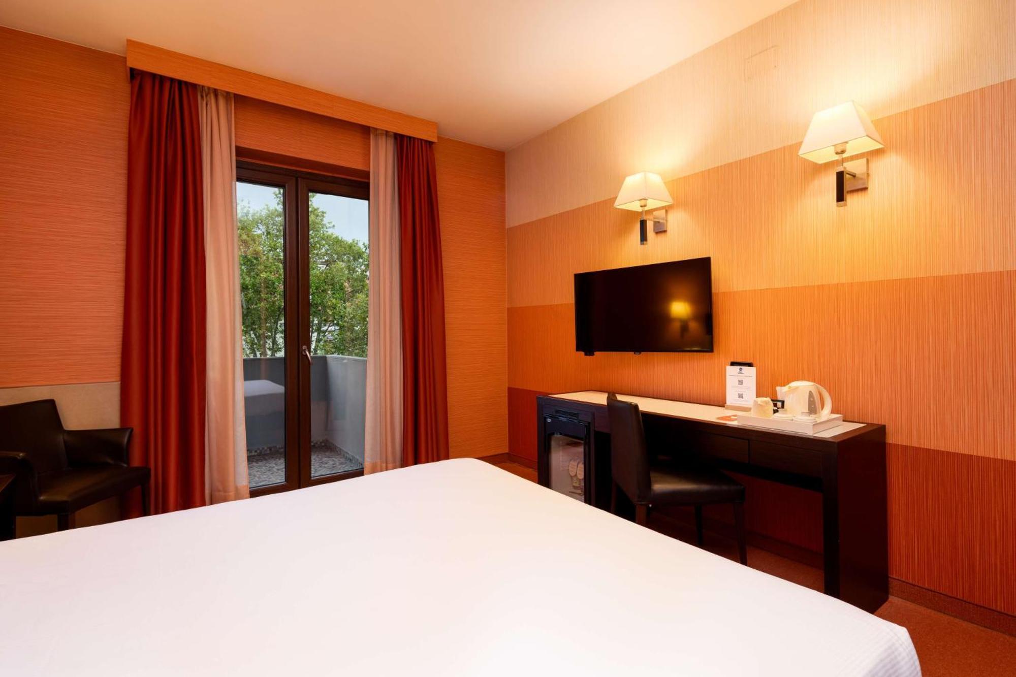 Best Western Gorizia Palace Esterno foto