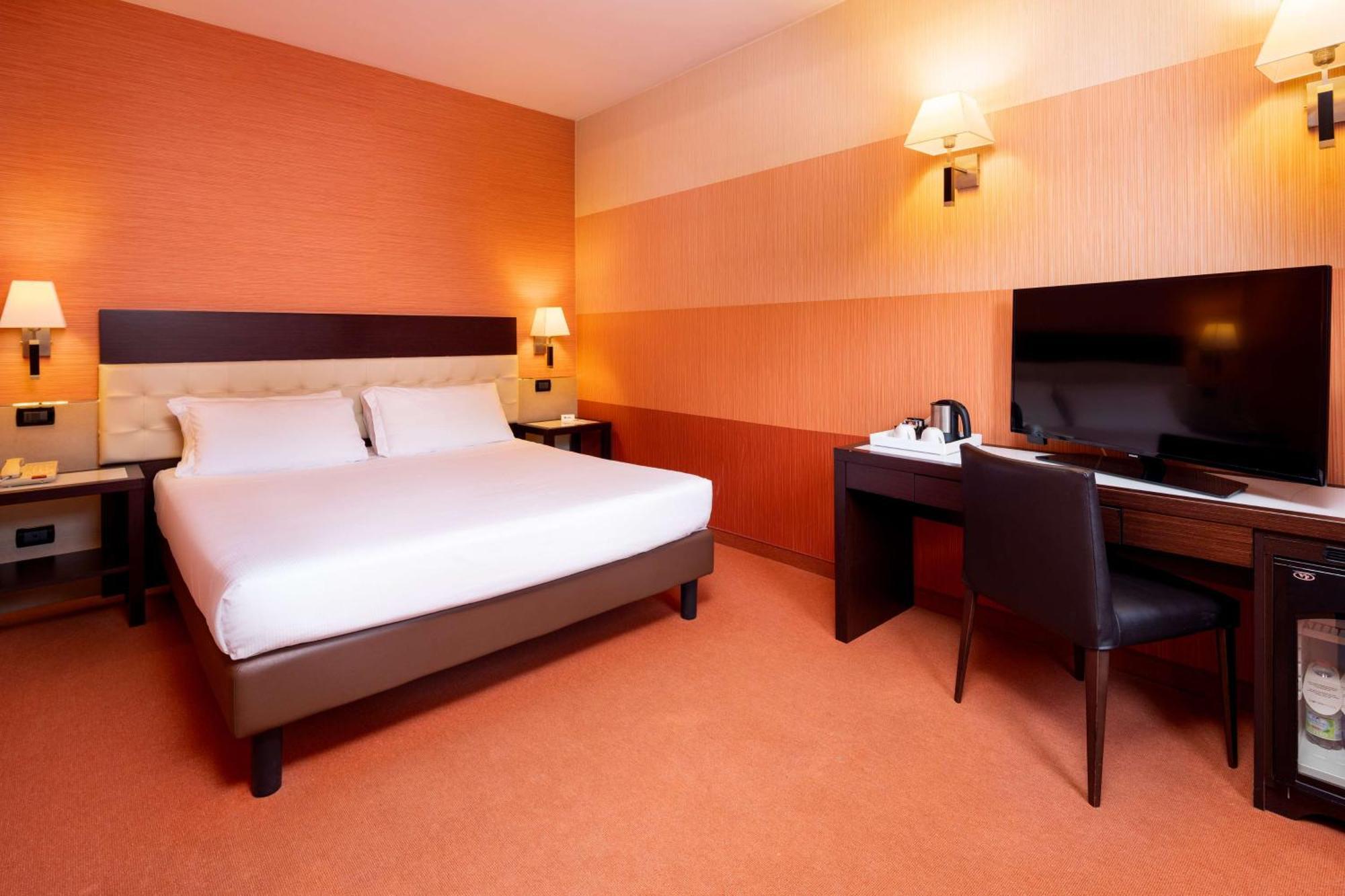 Best Western Gorizia Palace Esterno foto