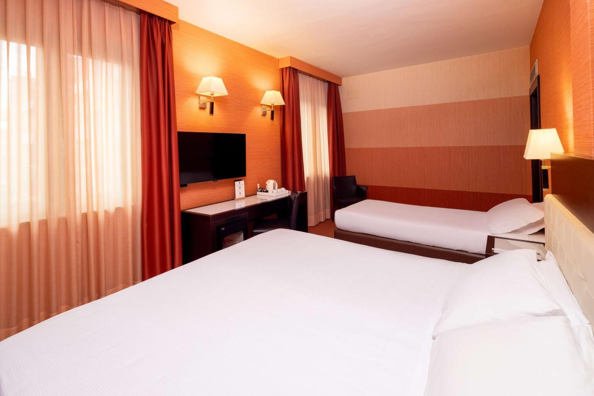 Best Western Gorizia Palace Esterno foto