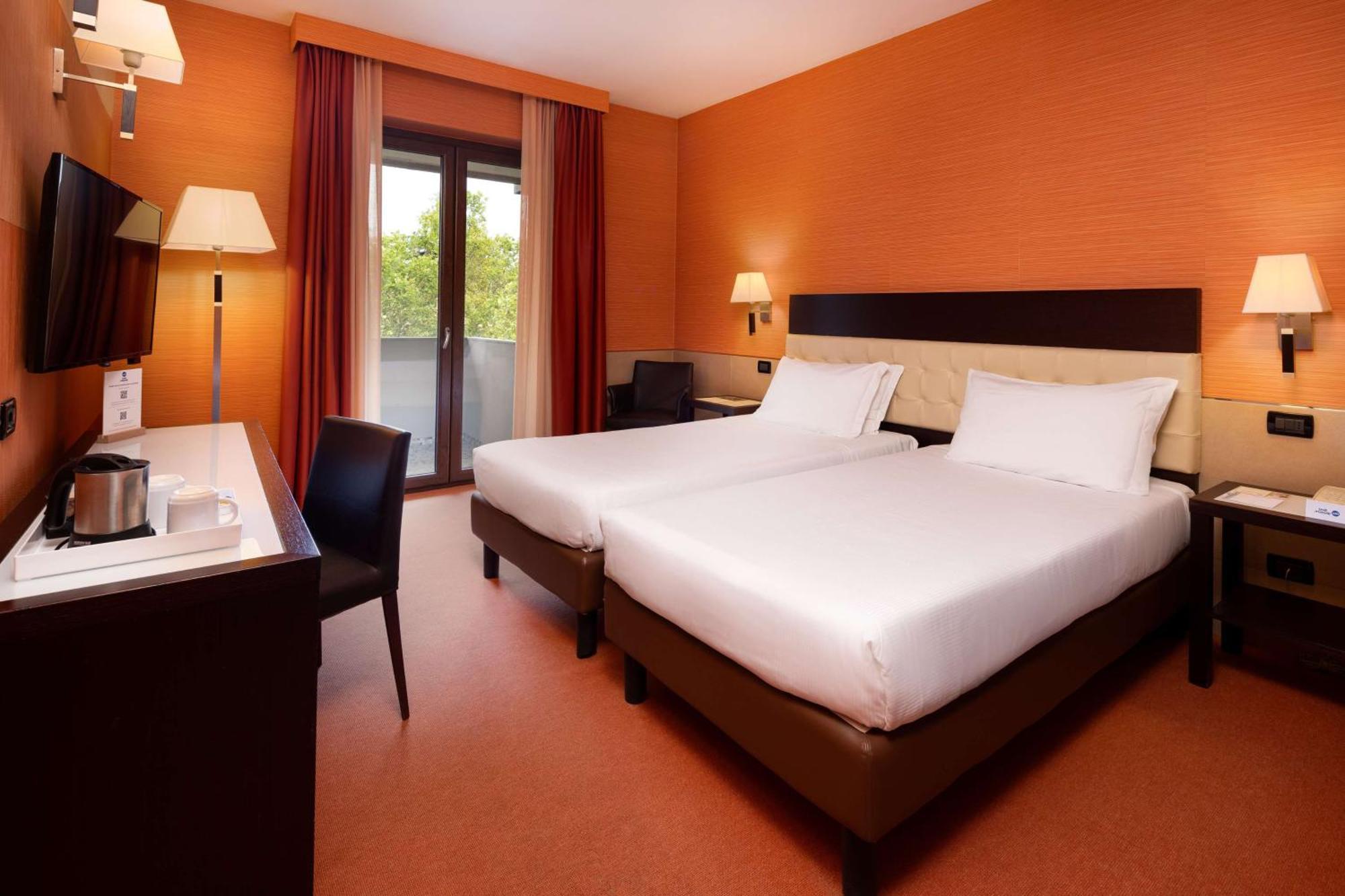 Best Western Gorizia Palace Esterno foto