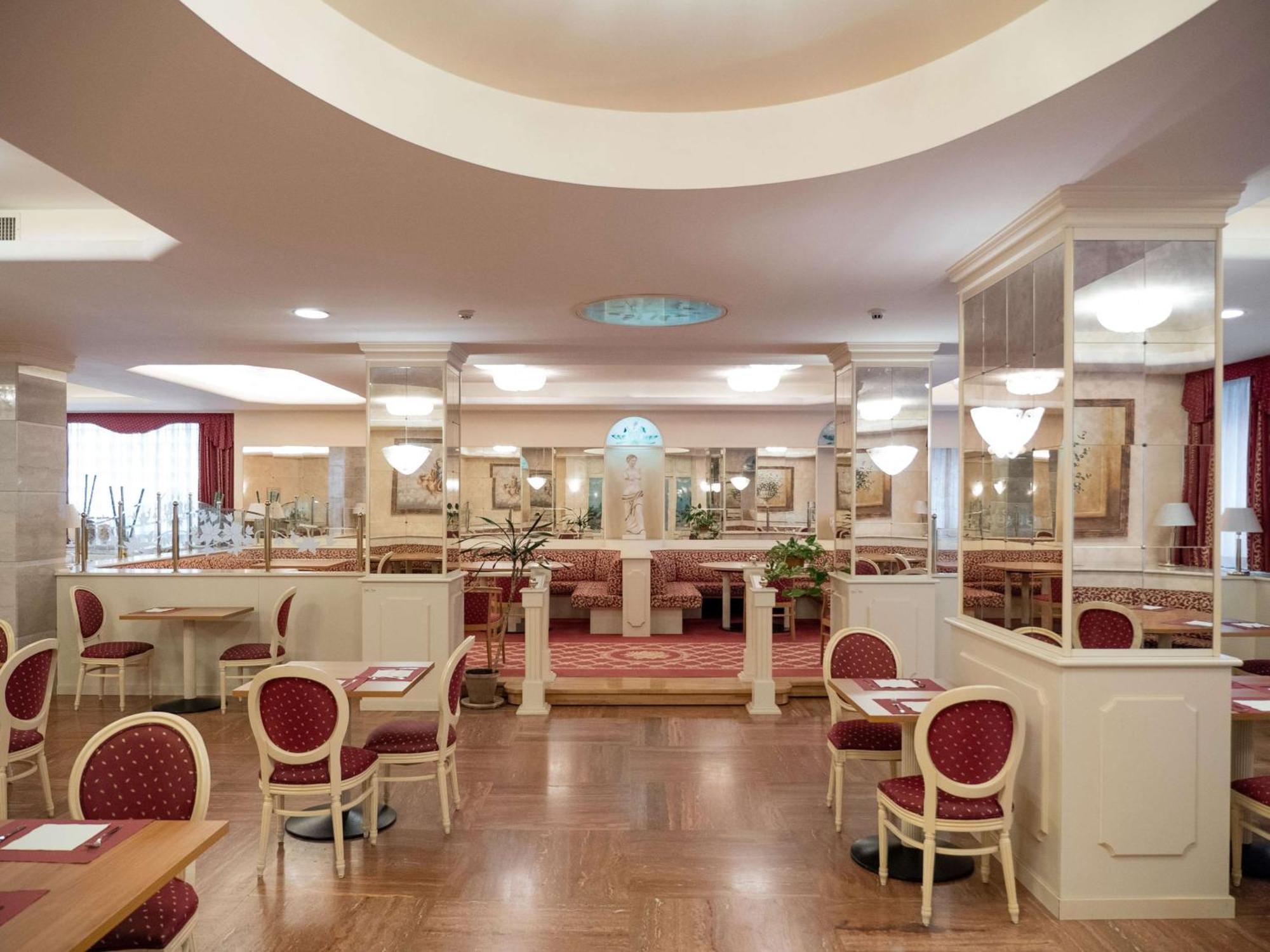Best Western Gorizia Palace Esterno foto