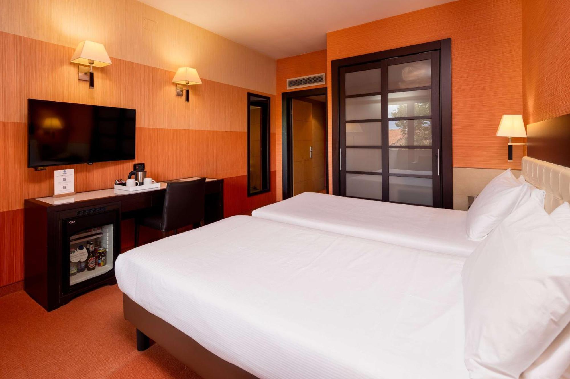 Best Western Gorizia Palace Esterno foto