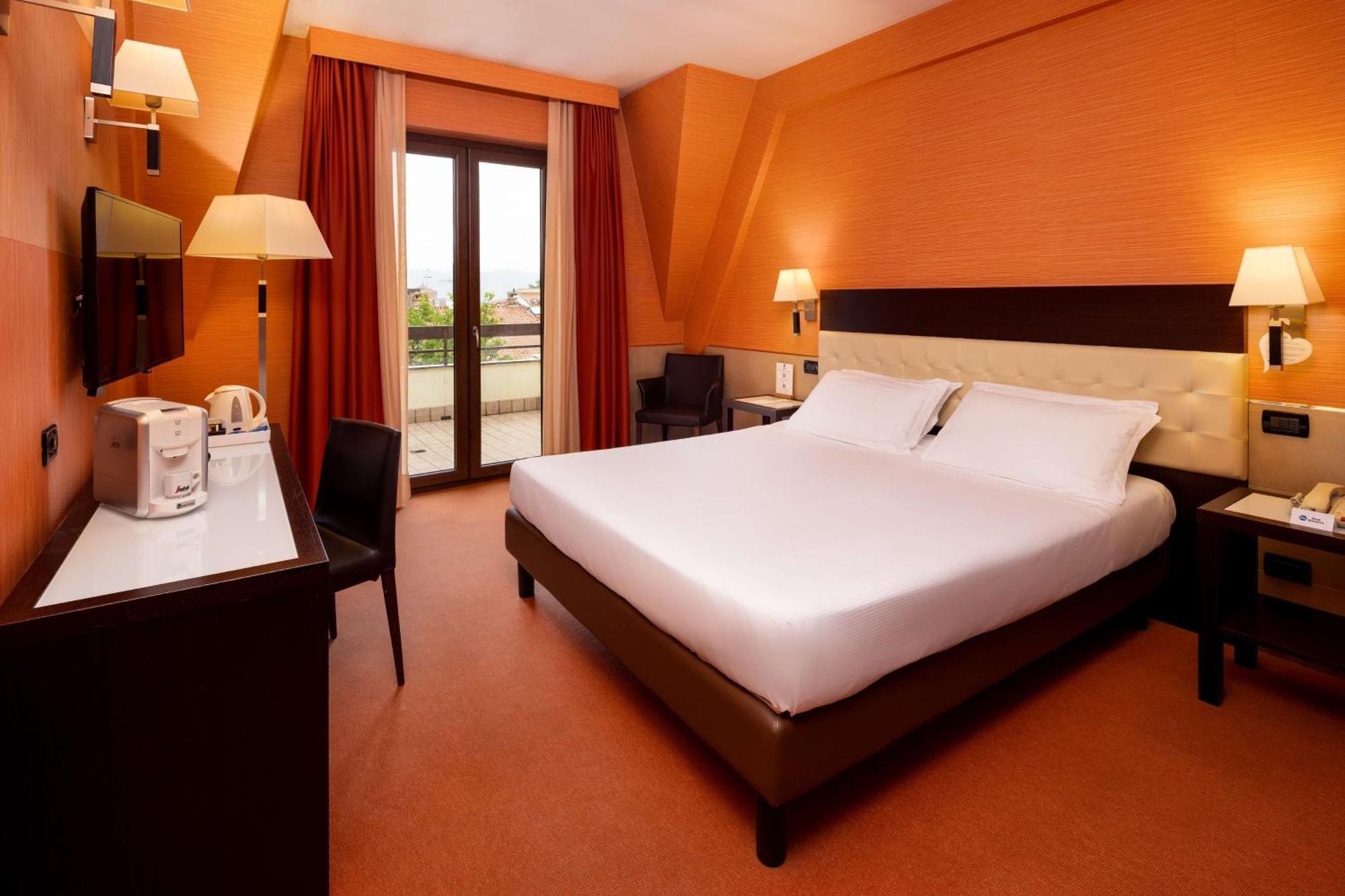 Best Western Gorizia Palace Esterno foto